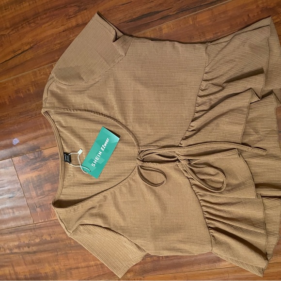 ❤️Tie Front Top - Picture 2 of 3